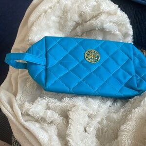 Blue pouche with a little handle